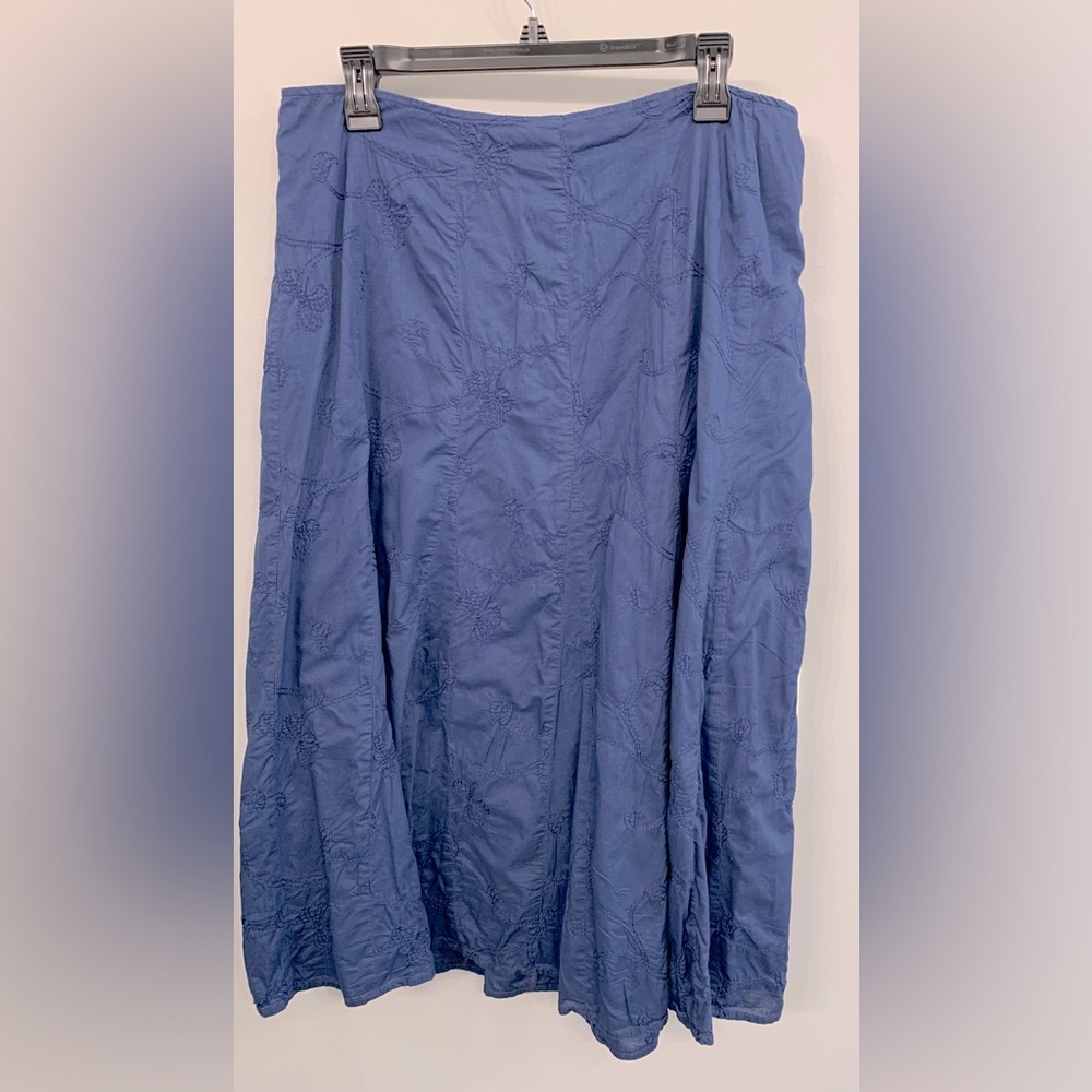 Talbots A- line blue skirt; embroidered pattern; side zipper with 1 button tab;